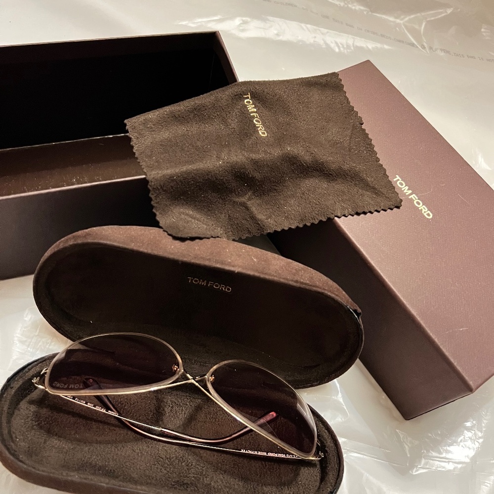 SALE 🚀Tom Ford Sunglasses - Authentic with Accessories